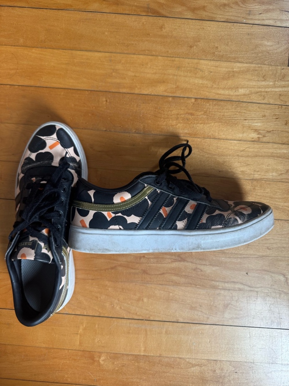 Marimekko x Adidas Unikko - women’s 8.5